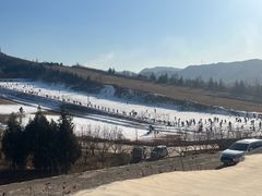 -秦皇古道滑雪场