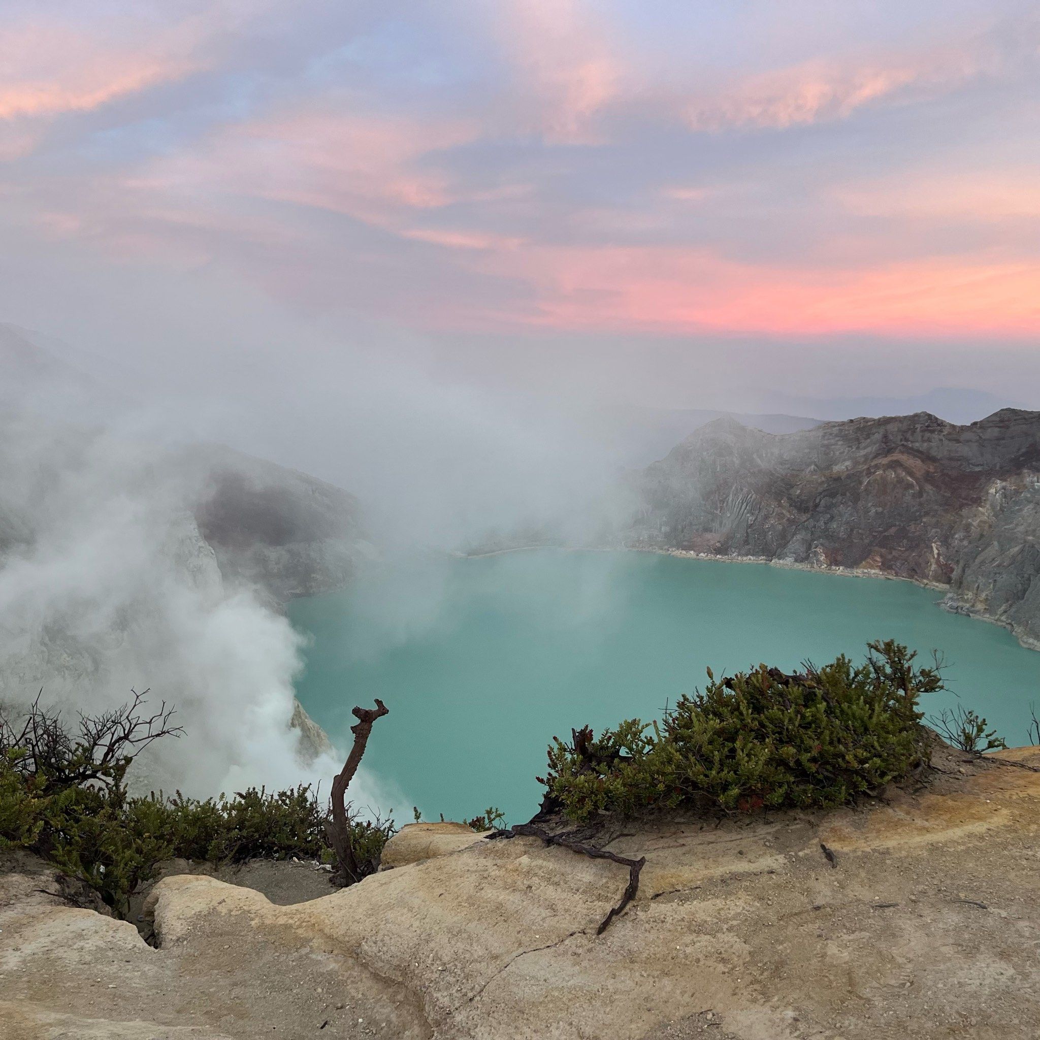 壮观的印尼火山景色