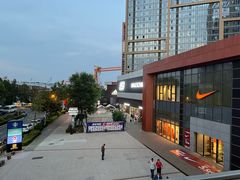 -百年港湾奥特莱斯(香炉礁店)