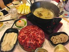 -鲜入围煮花胶鸡海鲜火锅