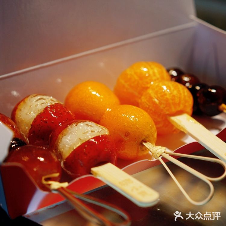 网红街头小吃🍓冰糖小串,逛吃的快乐