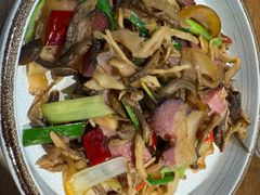 油焖竹笋炒烟熏肉-云海肴汽锅鸡·云南小炒(天津国金汇店)
