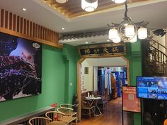-沸炉重庆老火锅(军事博物馆店)