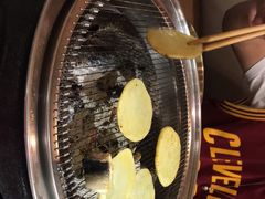 -围炉肉舍•炭烤活鳗•丹东海鲜烤肉(步行街店)