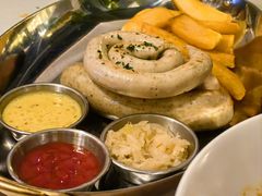 -MONICH牛排融合餐厅(和义大道购物中心店)