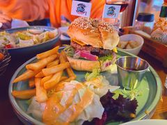 -鲨鱼美式餐厅酒吧Sharky