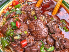 -拈签一笑黄牛肉辣卤串串