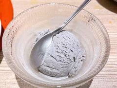 黑芝麻冰淇淋-小山日本料理(兴业太古汇店)