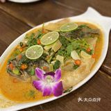 里面居然有大颗的菠萝粒，提子干，腊肠粒，一点肉松和腰果