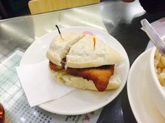 猪扒包-义顺牛奶公司(庇利金街店)