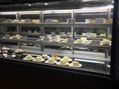 面包甜点陈列柜-PETIT PARIS 小巴黎(花园道店)