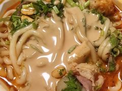 -吕阿婆骨汤麻辣烫(云岗店)
