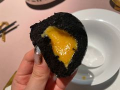 黑金流沙包-新荣记(南京西路店)