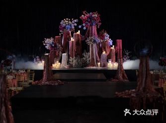 高级感艺术满满的室内婚礼