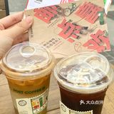 无论是拍照  还是坐在户外喝喝咖啡