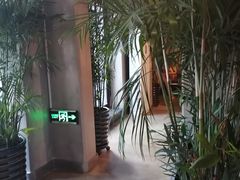 -HIGH FIVE哈福手工汉堡(桂林路店)