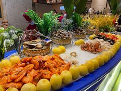 -广州万富希尔顿酒店·感趣自助餐厅·金秋蟹宴生蚝海鲜刺身烧烤