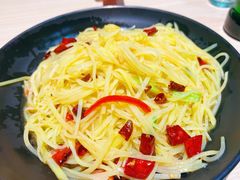 酸辣土豆丝-叶派龙虾•招牌香辣蟹·海鲜(中海国际店)