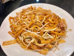 广州干炒牛河-伍湛记 · 广州老字号(龙津中路店)