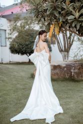 -曼青婚纱礼服馆