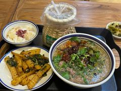 -云阿蛮云南生烫牛肉米线(奉贤路店)