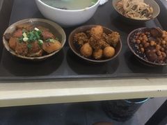 -董哥山城碗碗香(美专校街店)