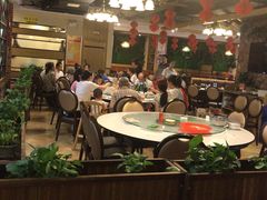 大堂-醉美东江·三文鱼·烧鸡公