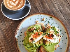 牛油果煮蛋吐司-RAC BAR(安福路店)