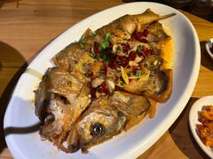 -帅巴人舅母子腊蹄民俗村