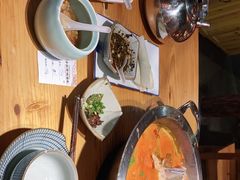 -野山舂·贵州现舂酸汤火锅(鸿通城店)