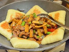 招牌酸萝卜紫苏炒牛肉-桂小厨广西菜(万象城店)