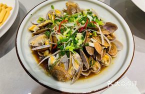 Scallion and Ginger Stir-fried Clams