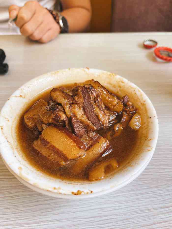 汪志大碗肉(清明街店)-"[薄荷]环境:环境很不错.我们是聚餐,.