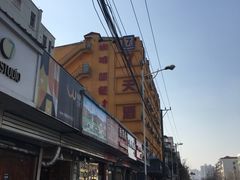 -7天连锁酒店(上海徐家汇龙华路地铁站店)