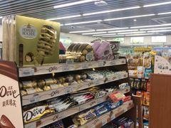 -全家便利店(莲花池东路店)