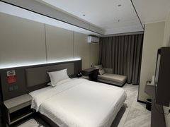 -鹏城丽景酒店(华强北红岭地铁站店)
