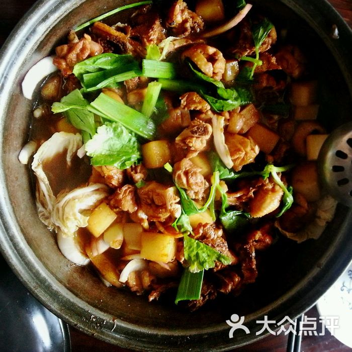 蜀八婆香汁焖锅