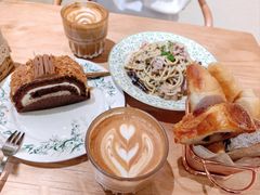 面包篮-Dough&Joe团憩(瑞虹天地月亮湾店)