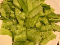 素拍黄瓜-阿里巴巴海鲜烧烤家常菜(黄岛店)
