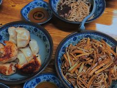 鲜肉煎饺-无名氏宵夜小摊(祝家三姐妹馄饨店)