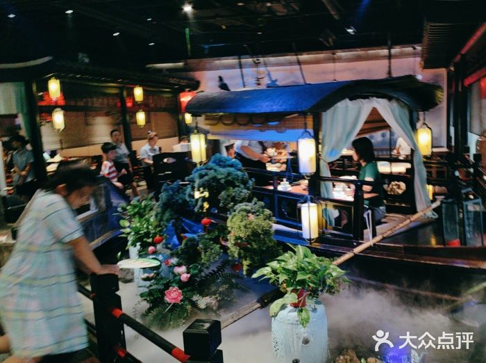 红蜡烛•瓦罐粥家常菜•夜宵(中山路店)图片