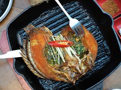 傣族香茅草烤罗非鱼-雀舞云南菜(天津天河城购物中心店)