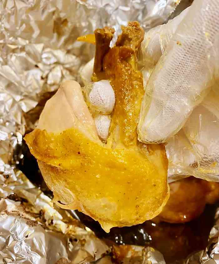 窑鸡王(徐东店)-"在家点的外卖,「窑鸡」是锡纸包的,有点像.