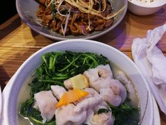 -美食小镇·观赏珍稀鸟类·长隆熊猫酒店