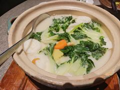 墨鱼丸煮奶白菜-虹潮荟·餐桌上的美食地理(太阳宫店)