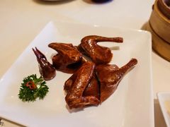 脆皮乳鸽-利苑酒家(合景国际金融广场店)