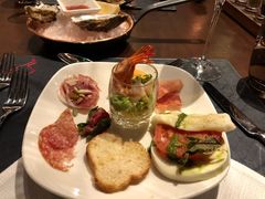 -恰餐厅及酒吧 CHAR Bar & Grill (北京丽都皇冠假日店)
