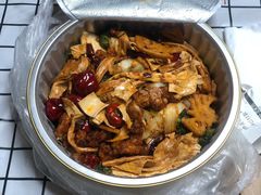 -风光老灶麻辣香锅(大成路翠微百货店)
