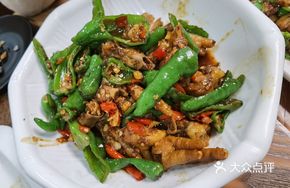 Yugan Chili Stir-fried Chicken Feet