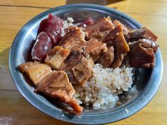 -梁阿婆廿年老牌扣肉糯米饭